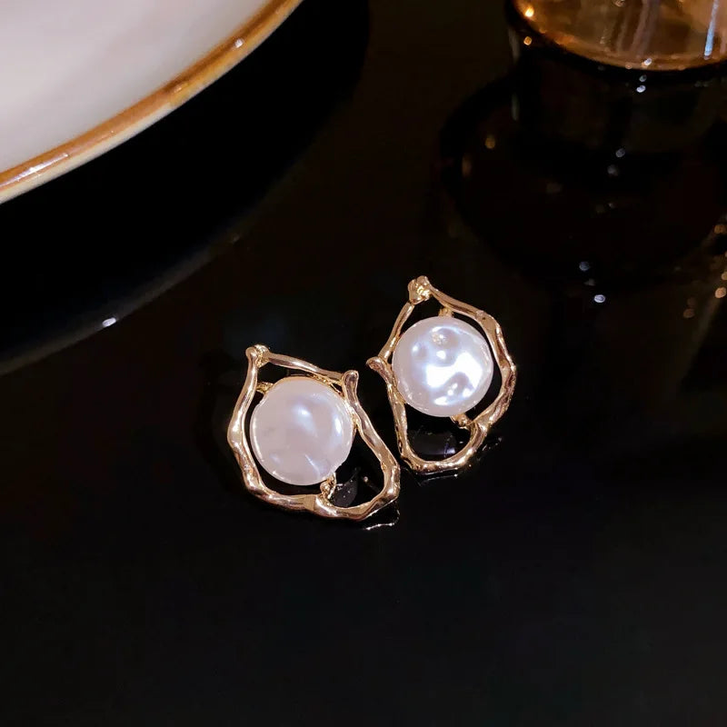 Imitation Pearl Heart Round Stud Earrings – Elegant Women’s Jewelry