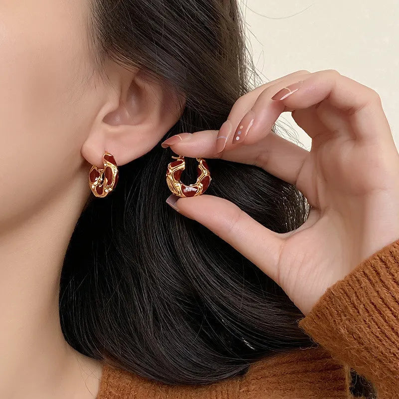 French Retro Enamel Leopard Print U-Shaped Earrings – Vintage Women’s Fashion Jewelry