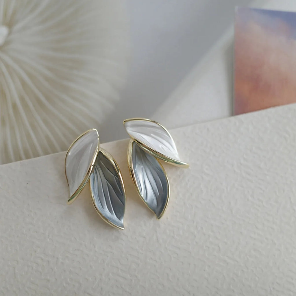 Simple Retro Blue White Leaf Earrings – Elegant Forest Style Women’s Studs